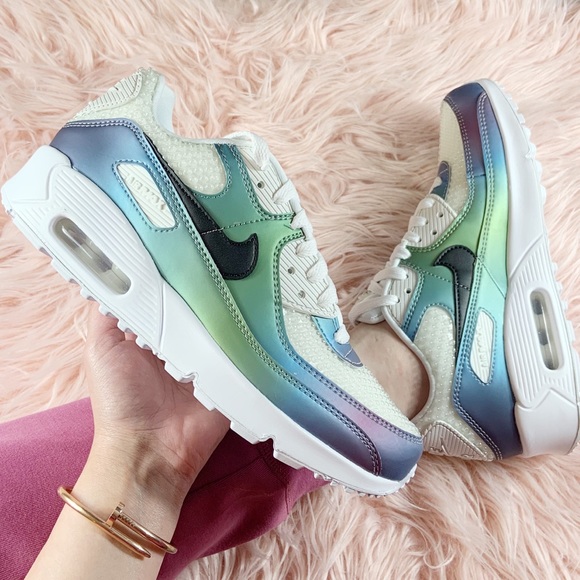 Nike Shoes - New Nike Air Max 90 Sneakers